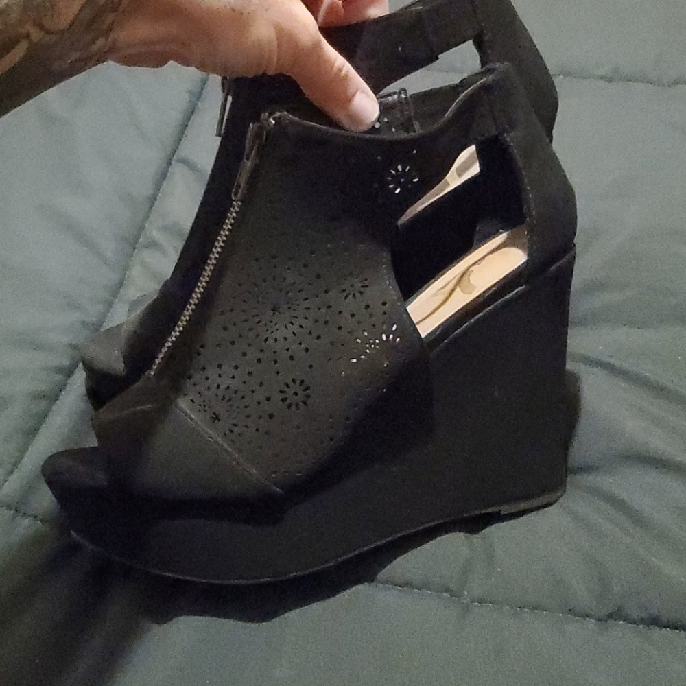 Dress Wedges